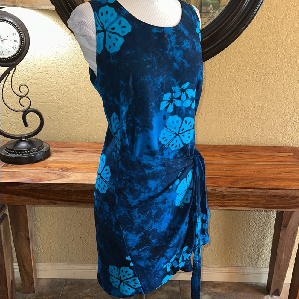 Blue Floral Sleeveless Dress - Picture 4 of 7